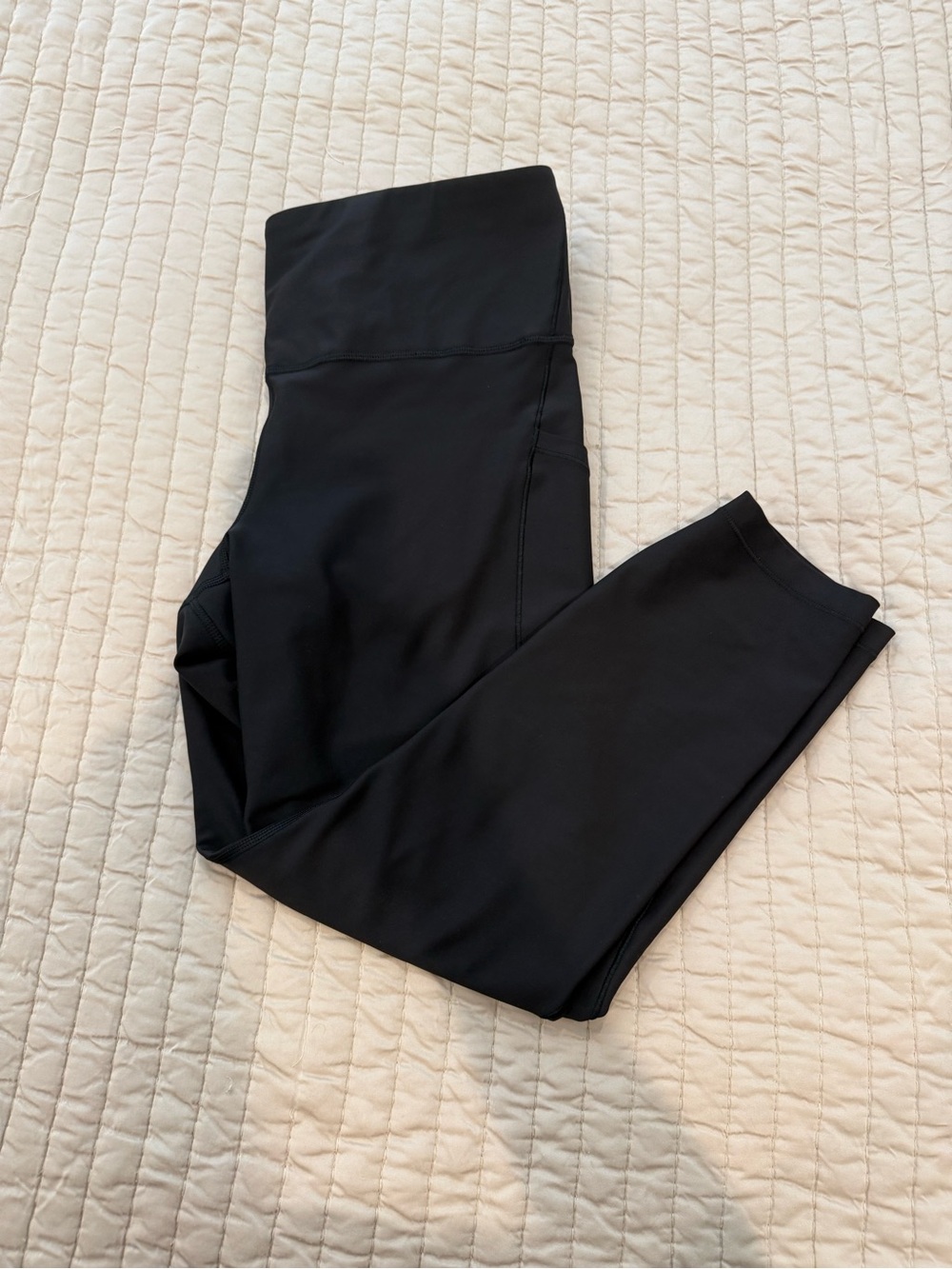 Athleta Black Interval Stash 7/8 Leggings